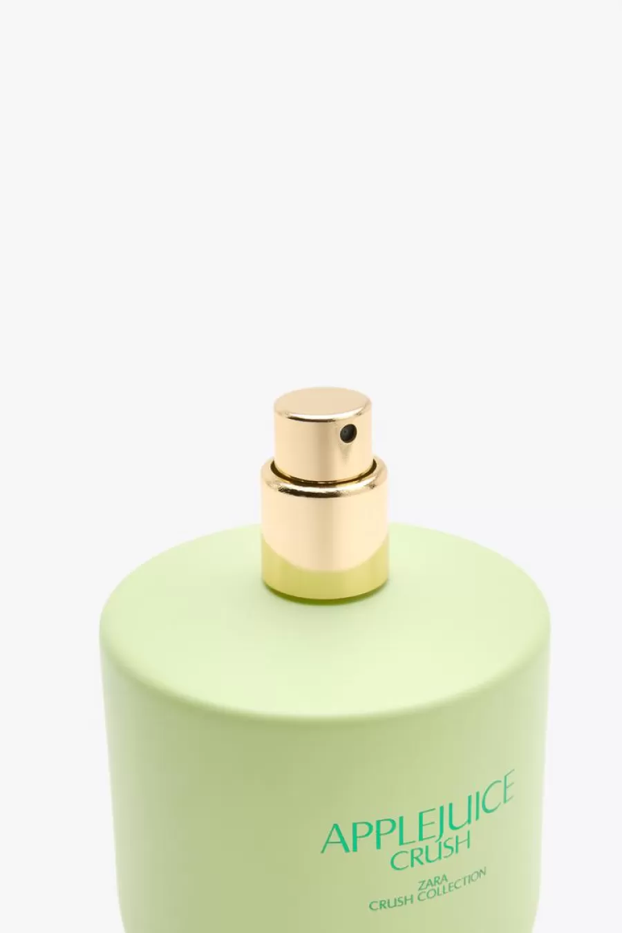 نحوه استفاده از عطر اپل جویس کراش ادوپرفیوم زارا ZARA با اسپری‌کردن روی پوست