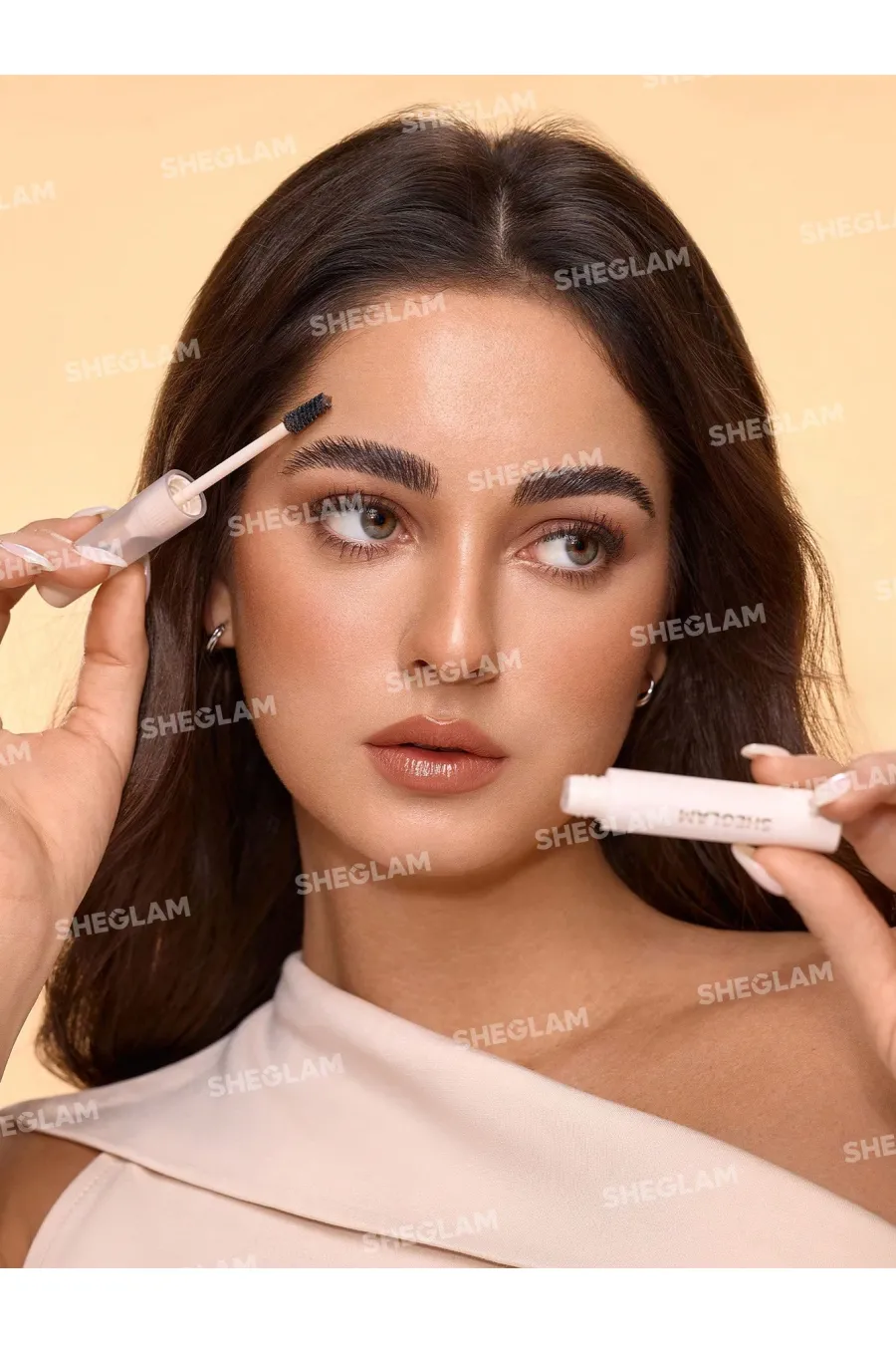 ژل ابرو مدل لمینت ابرو شیگلم Sheglam مناسب برای فرم‌دهی و مرتب کردن ابروها