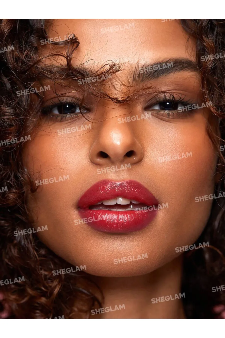 درباره مداد لب و خط لب رنگ Cherry Glaze شیگلم Sheglam روی لب درباره مداد لب و خط لب رنگ Cherry Glaze شیگلم Sheglam روی لب
