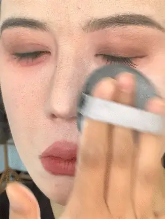  تصویر 1 : بالم پودری فیکس کننده و محو کننده منافذ پوست Camera On رنگ سفید شیگلم Sheglam 
