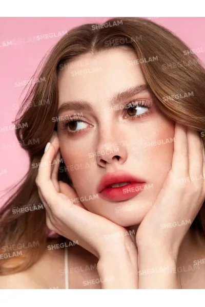  تصویر 3 : Sheglam شیگلم  رژ لب بلور مات مخملی و سبک رنگ Text Me  