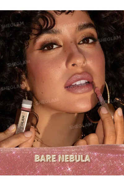  تصویر 4 : رژ لب مایع اکلیلی مدل Stardust Swipe Glitter Liquid Lipstick رنگ نود کهکشانی (Bare Nebula) شیگلم Sheglam 