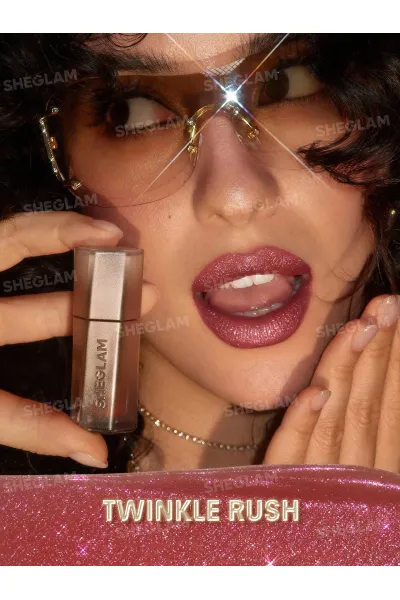  تصویر 4 : رژ لب مایع اکلیلی مدل Stardust Swipe Glitter Liquid Lipstick رنگ بری درخشان (Twinkle Rush) شیگلم Sheglam 