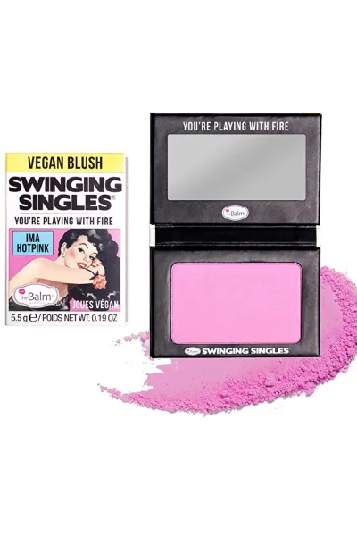 خرید و قیمت رژگونه پودری Hotpink رنگ صورتی سرخابی با جلوه‌ای طبیعی The balm  دبالم اصل
