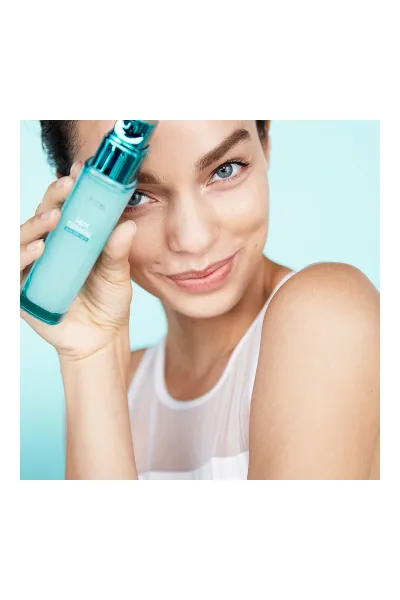  تصویر 7 : سرم آبرسان پوست خشک آلوئه ورا ۷۲ ساعته لورال پاریس L'Oreal Paris 