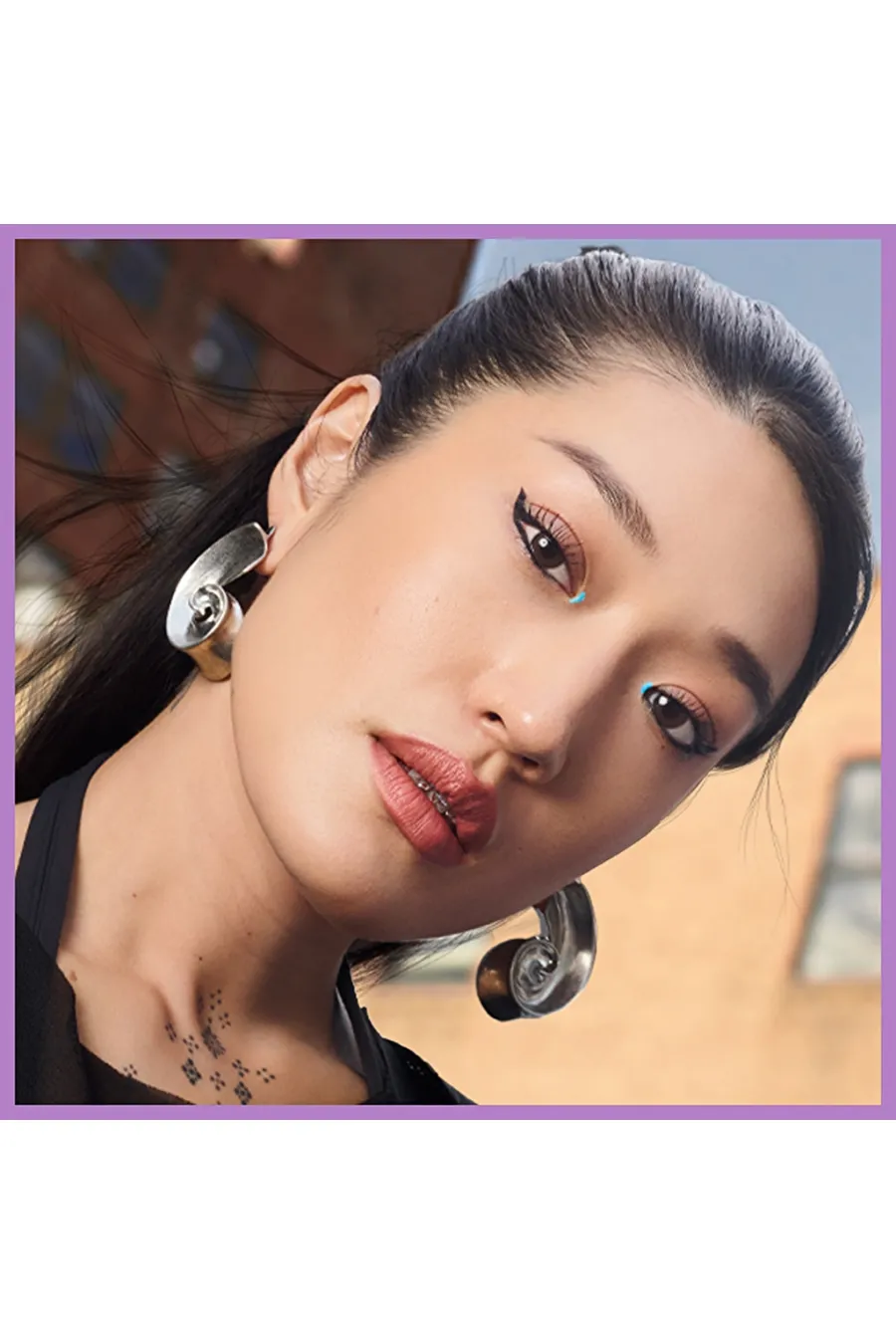 کرم پودر لومی مات رنگ ۱۳۲ بژ روشن با پوشش مات میبلین نیویورک Maybelline New York مناسب آرایش روزانه