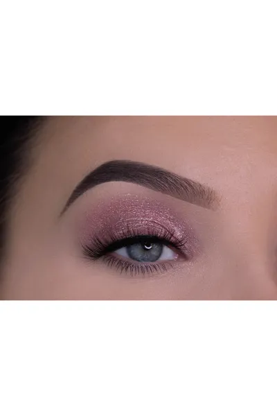  تصویر 1 : سایه چشم مایع Rose رنگ رز صورتی با پوشش یکدست و جلوه درخشان دبالم The balm 