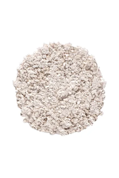 تصویر 3 : سایه چشم تک رنگ Shimmer 981 Moon Dust نقره‌ای مهتابی با جلوه شاین لایکد LYKD 