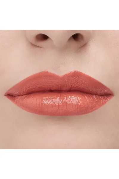  تصویر 1 : لیپ گلاس Lip Gloss 622 Strawberry قرمز توت‌فرنگی با درخشش جذاب لایکد LYKD 