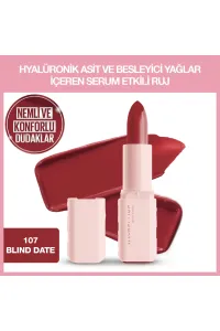 رژ-لب-ساتن-Blind-Date-قرمز-با-اثر-سرم-هیالورونیک-اسید-و-روغن-مغذی-میبلین-نیویورک-Maybelline-New-York
