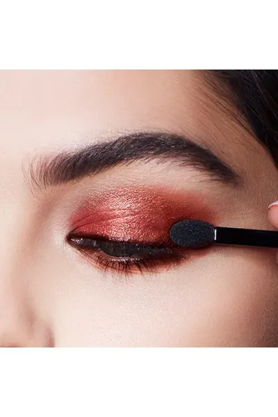  تصویر 2 : پالت سایه چشم The Burgundy Bar رنگ Multi شرابی با طیف‌های متنوع The Burgundy Bar Eyeshadow Palette Multi میبلین نیویورک Maybelline New York 