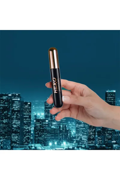  تصویر 5 : ریمل حجم‌دهنده و فرکننده مژه قهوه‌ای برای مژه‌هایی پرتر و خوش‌فرم Hero Volume Curl Brown Mascara فلورمار Flormar 