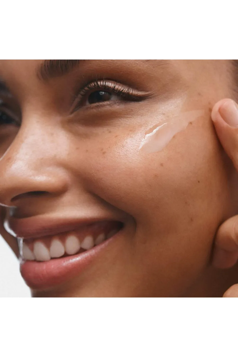 سرم روشن کننده و اصلاح کننده نواحی تیره و لک کلینیک Clinique مناسب پوست دارای لک و تیرگی سرم روشن کننده و اصلاح کننده نواحی تیره و لک کلینیک Clinique مناسب پوست دارای لک و تیرگی