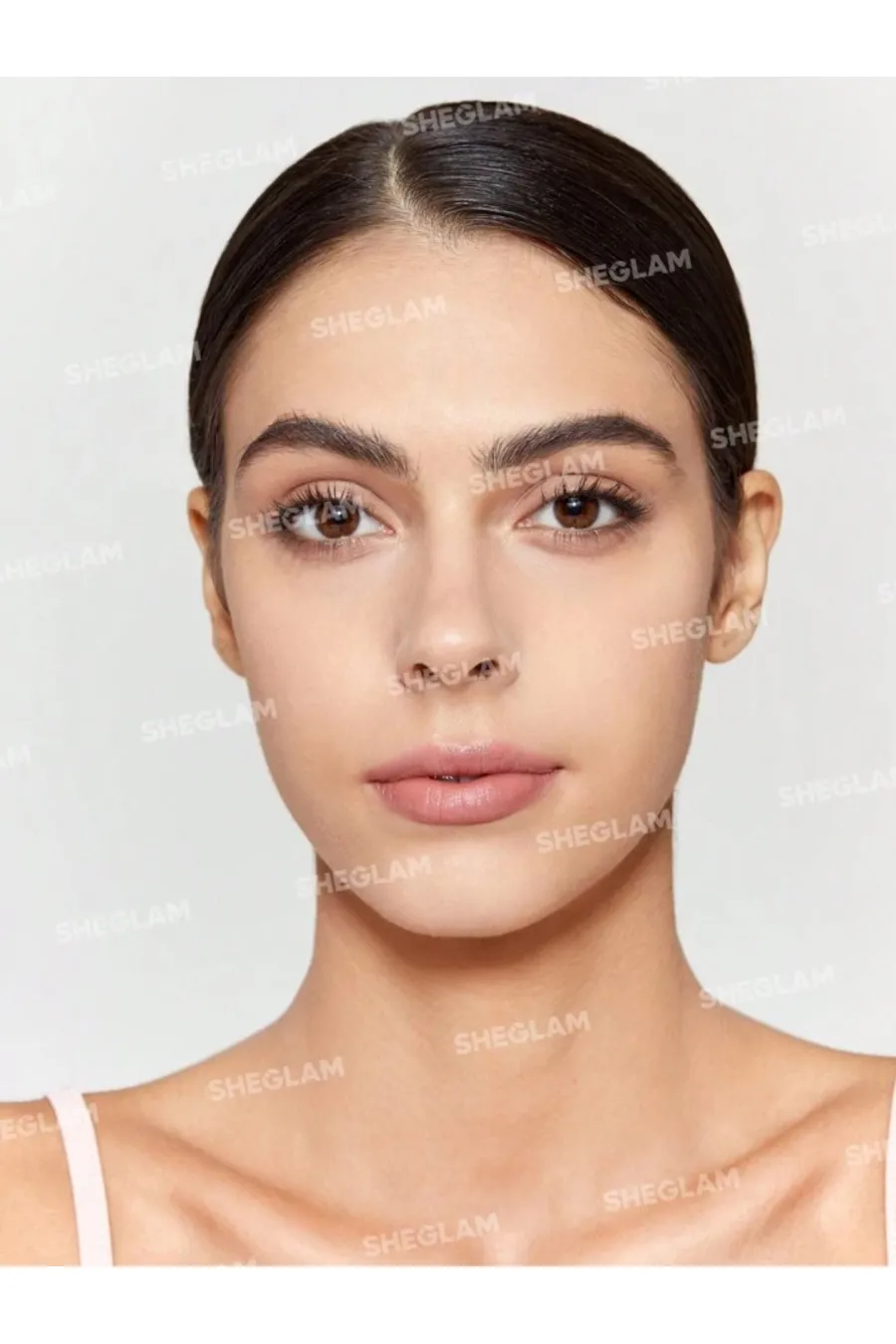 اسپری فیکس مات کننده شیگلم Sheglam مناسب آرایش روزانه و کنترل برق پوست اسپری فیکس مات کننده شیگلم Sheglam مناسب آرایش روزانه و کنترل برق پوست