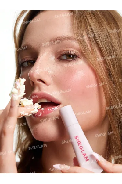  تصویر 4 : Sheglam شیگلم Strawberry Milk لیپ گلاس میوه ای آبرسان  