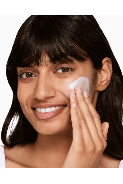  تصویر 5 : Clinique کلینیک SPF 50 ضدآفتاب فلوئیدی مینرال  