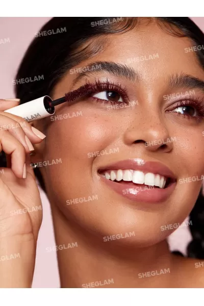  تصویر 1 : Sheglam شیگلم  ریمل زرشکی حجم دهنده و بلند کننده ضدآب  