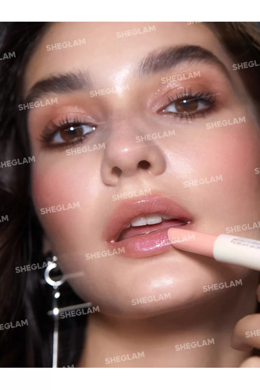 معرفی بالم لب شاین حجم دهنده (لیپ پلامپر) رنگ Sugar Crystal شیگلم Sheglam معرفی بالم لب شاین حجم دهنده (لیپ پلامپر) رنگ Sugar Crystal شیگلم Sheglam
